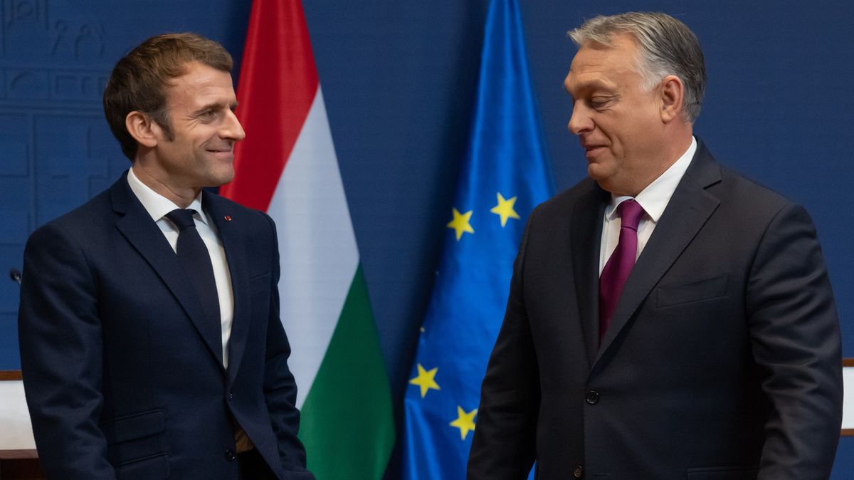 Nečekané spojenectví. Orbán slíbil Macronovi podporu
